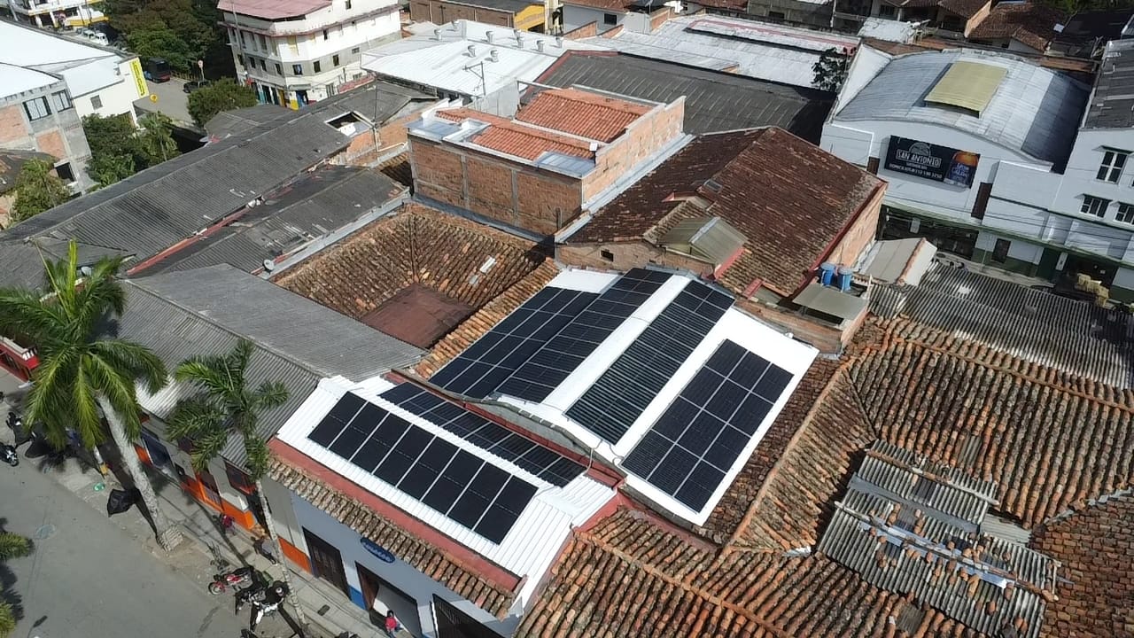 Instalación Pollocoa